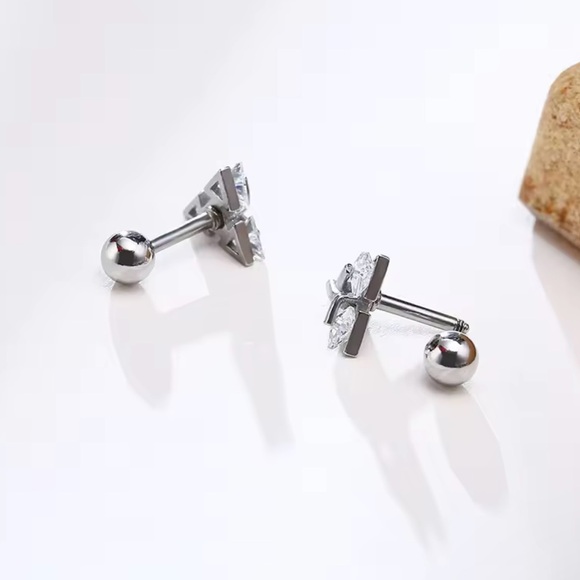 Men Stud Earring ,Triangle Pierced Crystal Zircon Stud Sleeper Stud - Picture 3 of 5